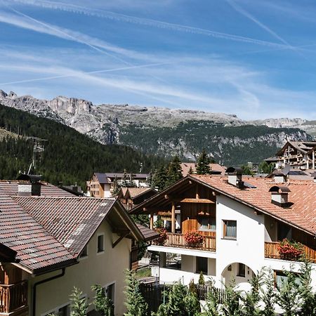 Apartments Da La Vedla Flats San Cassiano (Badia) Exterior foto